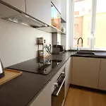 Claudia 2br Daire Roma