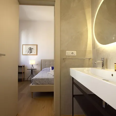 Claudia 2br Apartment Rome